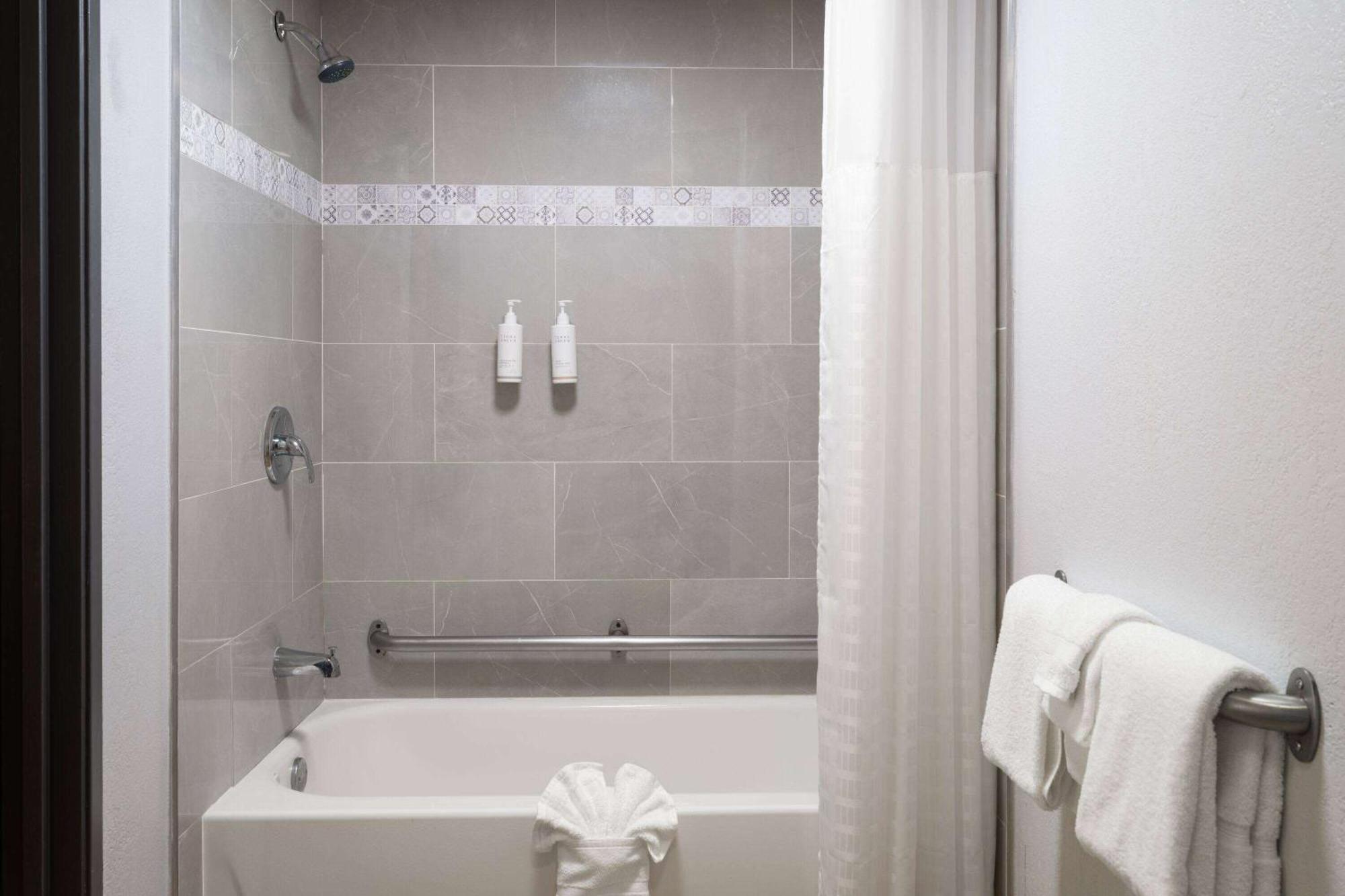 Days Inn By Wyndham Columbus Worthington Zewnętrze zdjęcie
