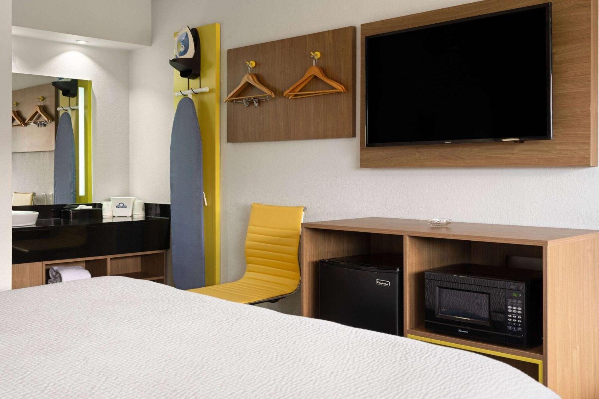 Days Inn By Wyndham Columbus Worthington Zewnętrze zdjęcie