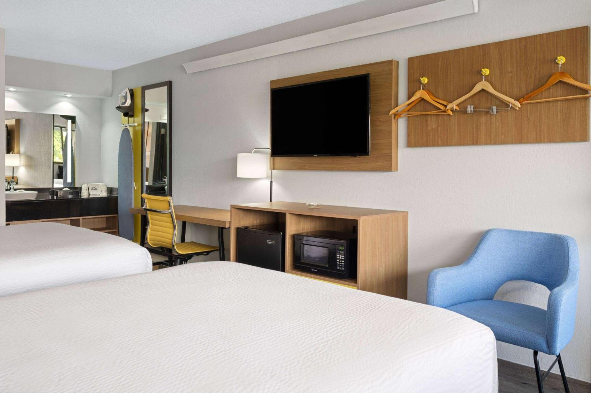Days Inn By Wyndham Columbus Worthington Zewnętrze zdjęcie