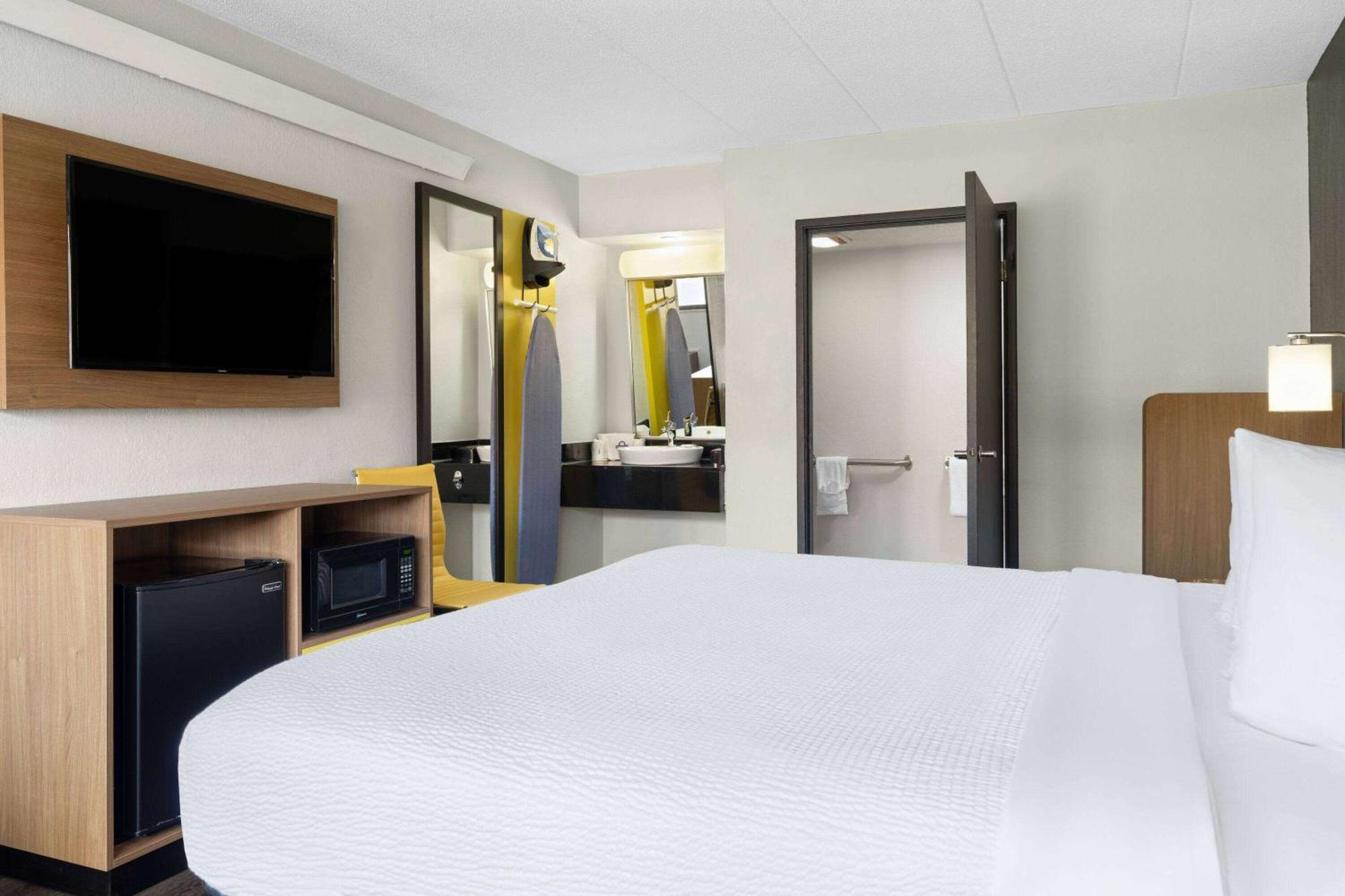 Days Inn By Wyndham Columbus Worthington Zewnętrze zdjęcie