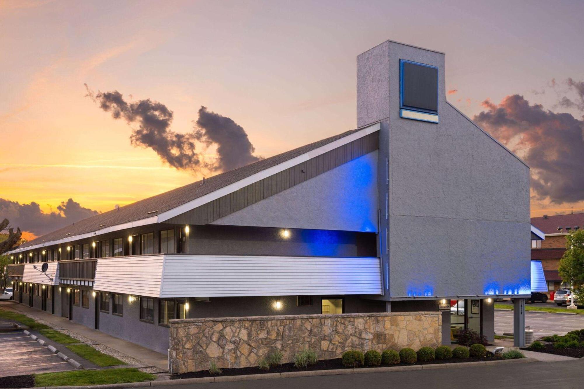 Days Inn By Wyndham Columbus Worthington Zewnętrze zdjęcie